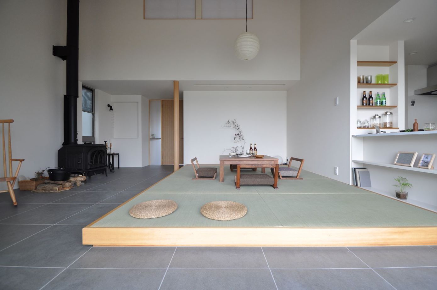 アルスホーム 【富山県】外と一体化した家族空間、土間リビングのある家の建築実例画像5