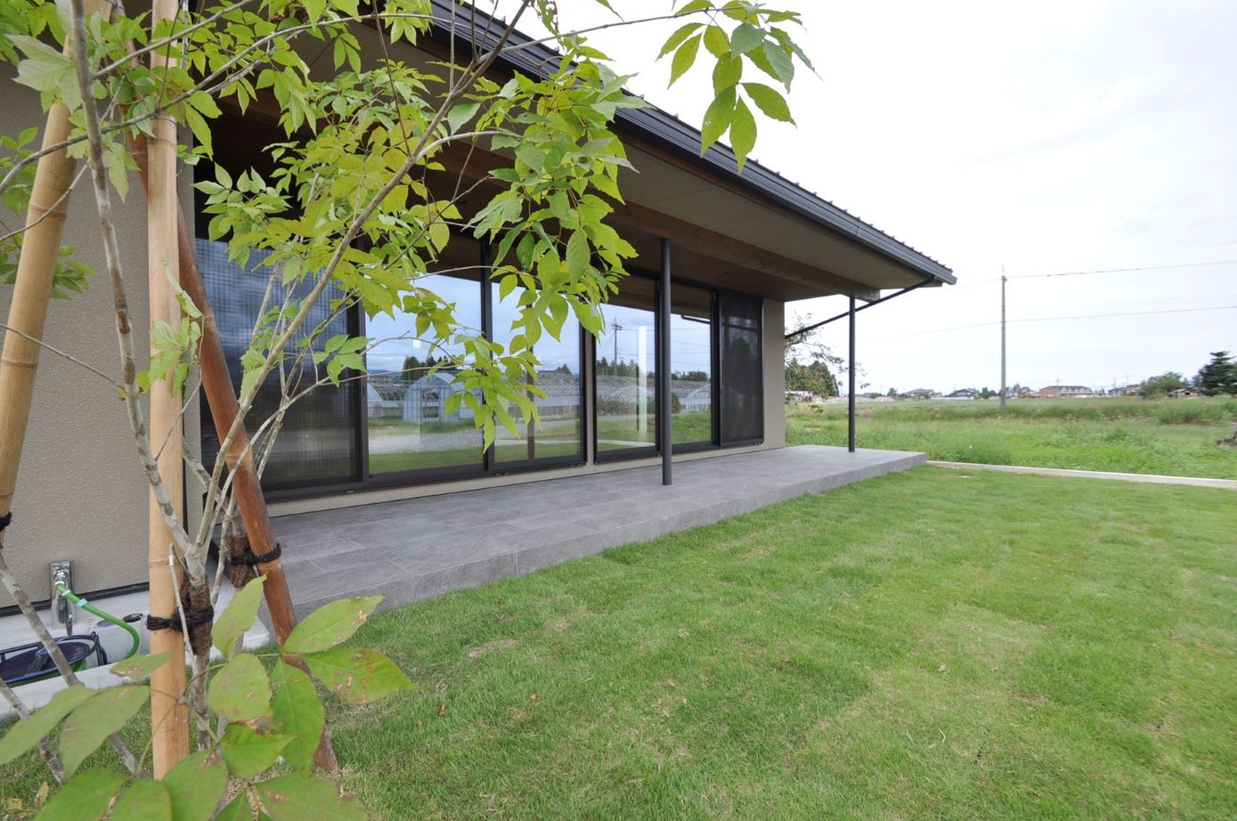 アルスホーム 【富山県】内と外のはざまを愉しむ、アウトドア派の平屋の建築実例画像3