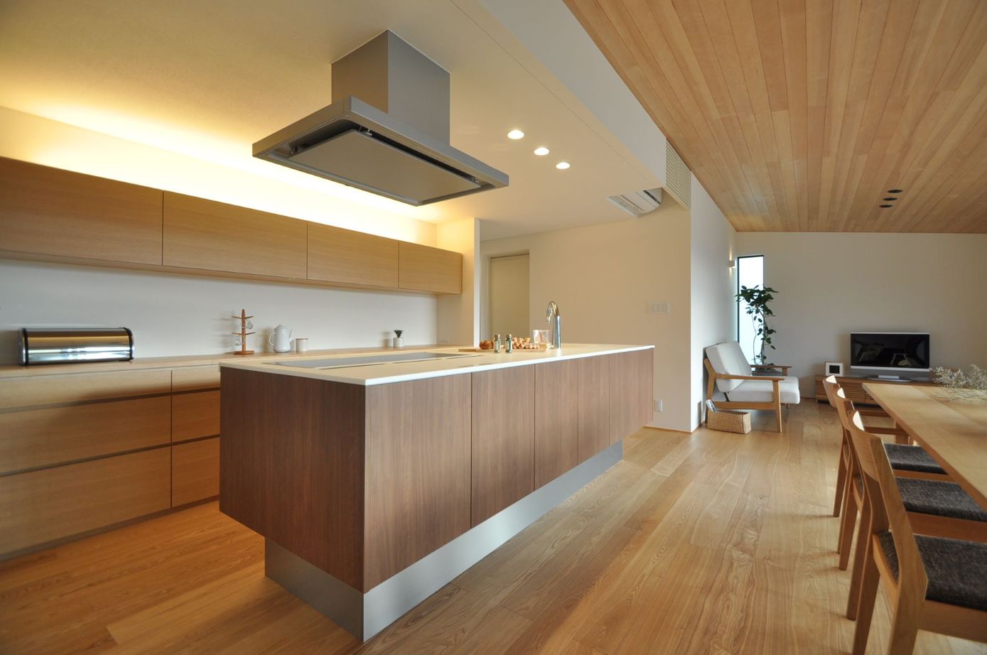 アルスホーム 【富山県】内と外のはざまを愉しむ、アウトドア派の平屋の建築実例画像4