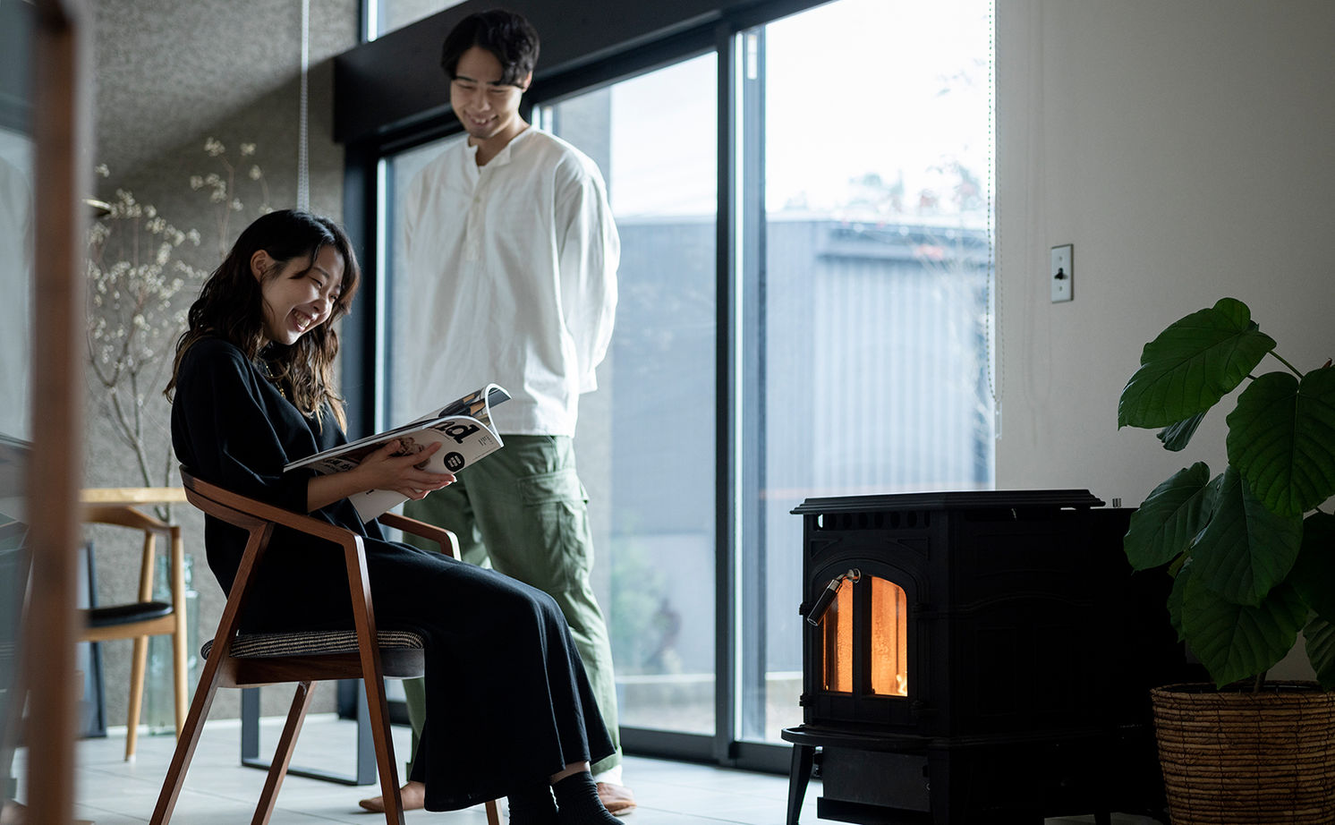 アルスホーム 【富山県】庭の心地よさを大きな窓によって住まいに取り込む、集いを愉しむ家の建築実例画像7