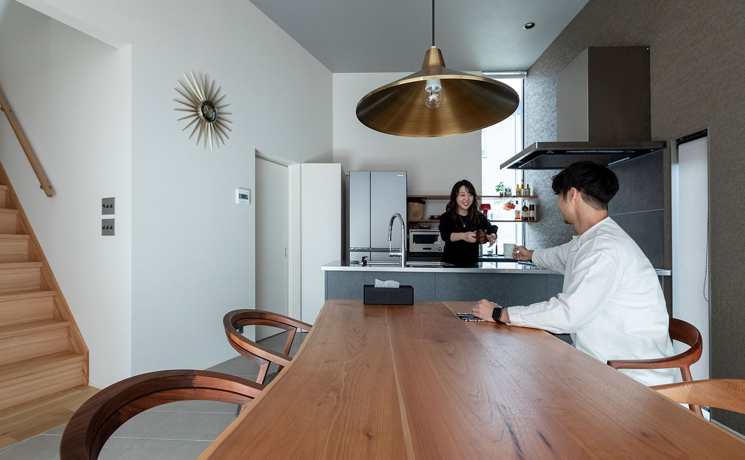 アルスホーム 【富山県】庭の心地よさを大きな窓によって住まいに取り込む、集いを愉しむ家の建築実例画像11