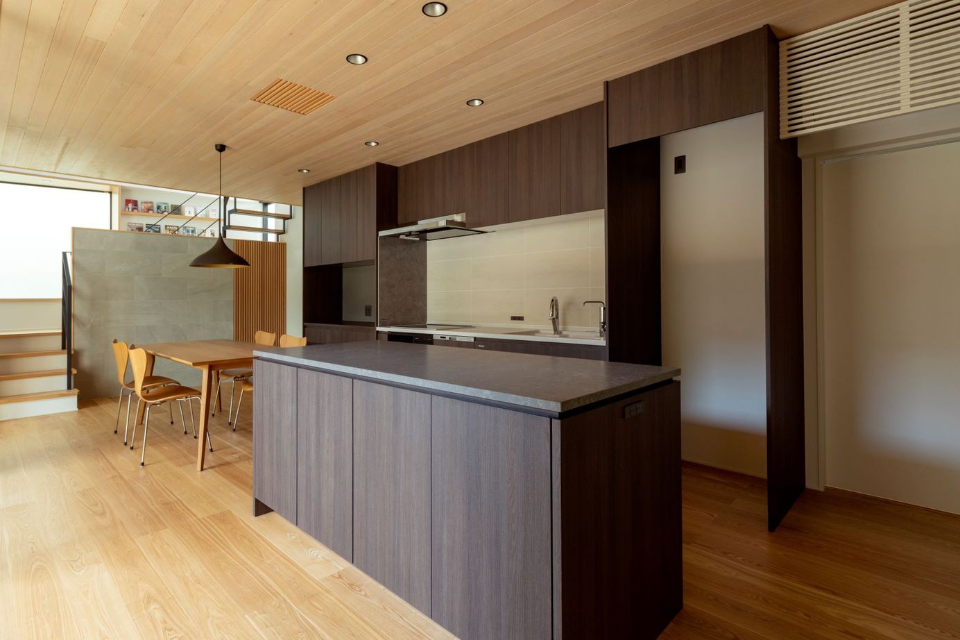 アルスホーム 【石川県】ダイニングキッチンに家族が集う。食を通じて家時間を愉しむ家の建築実例画像3