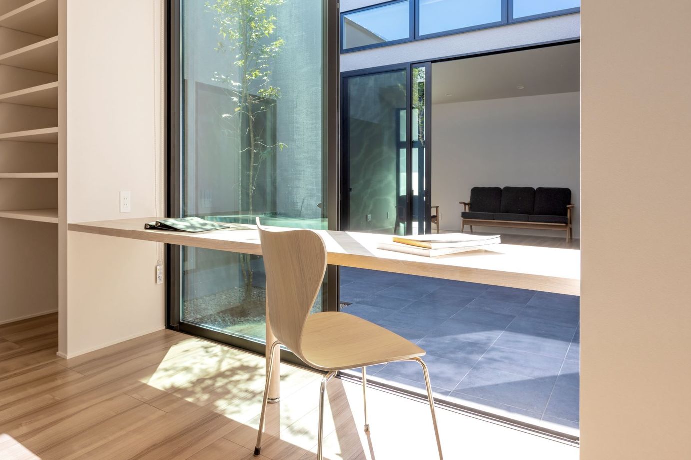 アルスホーム 【石川県】中庭を囲む平屋の家。外部からの視線を気にせず寛げる、まちなかの住まいの建築実例画像4