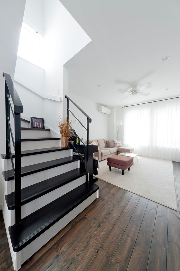 モコハウス 【西宮市/シンプルモダン/20坪台】アメリカでの快適な暮らしを日本でも。生活動線に配慮したモダンな住まいの建築実例画像2