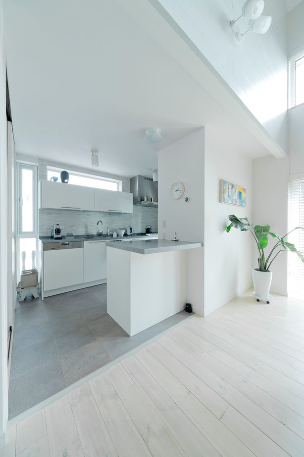 モコハウス 【川西市/北欧モダン/40坪台】暮らしていたドイツと同様の快適性を求めて。室内全体で光を共有する住まいの建築実例画像4