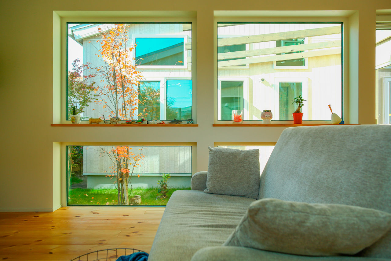 モコハウス 【川西市/シンプルモダン/30坪台】中庭を中心に配置。室内から庭木や星、月を眺められる住まいの建築実例画像4