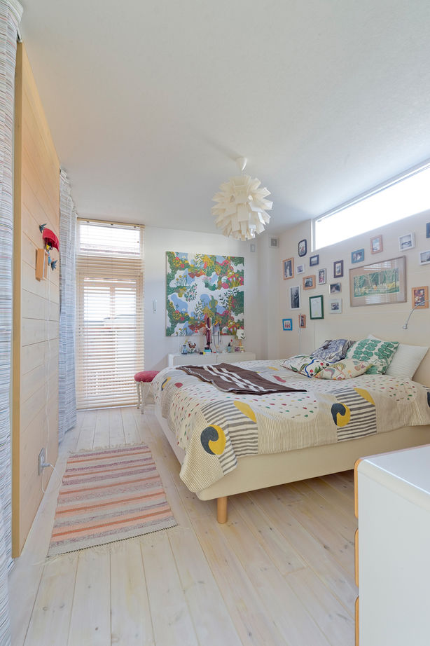 モコハウス 【川西市/北欧モダン/30坪台】吹き抜けのLDKに北欧スタイルの家具や照明を飾り、体も心も安らぐ住まいの建築実例画像9