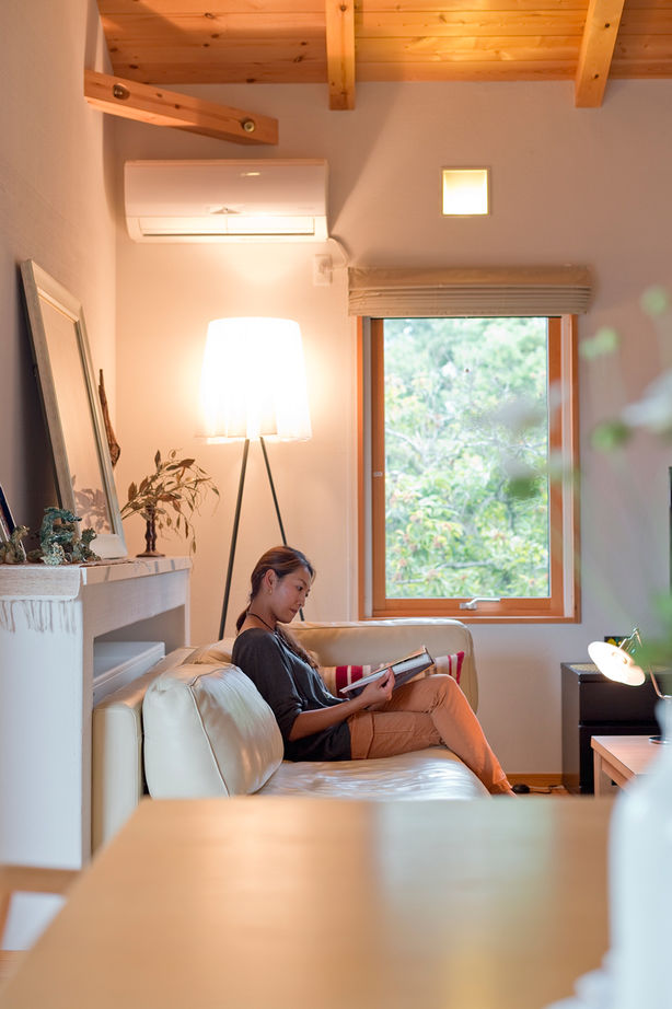 モコハウス 【兵庫県/ナチュラル/40坪台】無垢パインの床、シラス塗りの壁。眺望を取り込む2階LDKの住まいの建築実例画像5