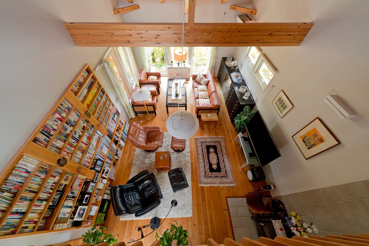 モコハウス 【兵庫/トラディショナル/50坪台】パティオから光が注ぎ、無垢の木の温もりに伝統的な味わいを加えた住まいの建築実例画像6