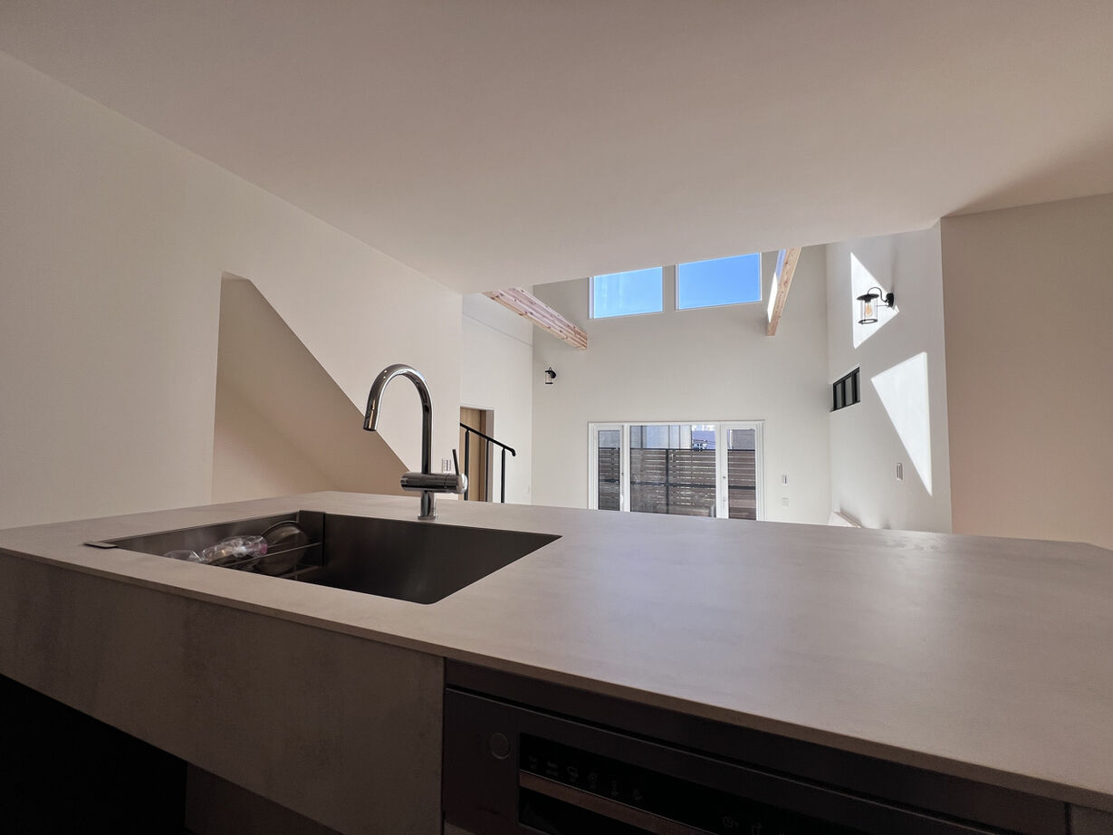 オーダーズ 【5000万円台|47坪台|土間ルーム|オーダーキッチン】カーテンレスで広がる、あたたかな光と豊かな暮らしの建築実例画像6