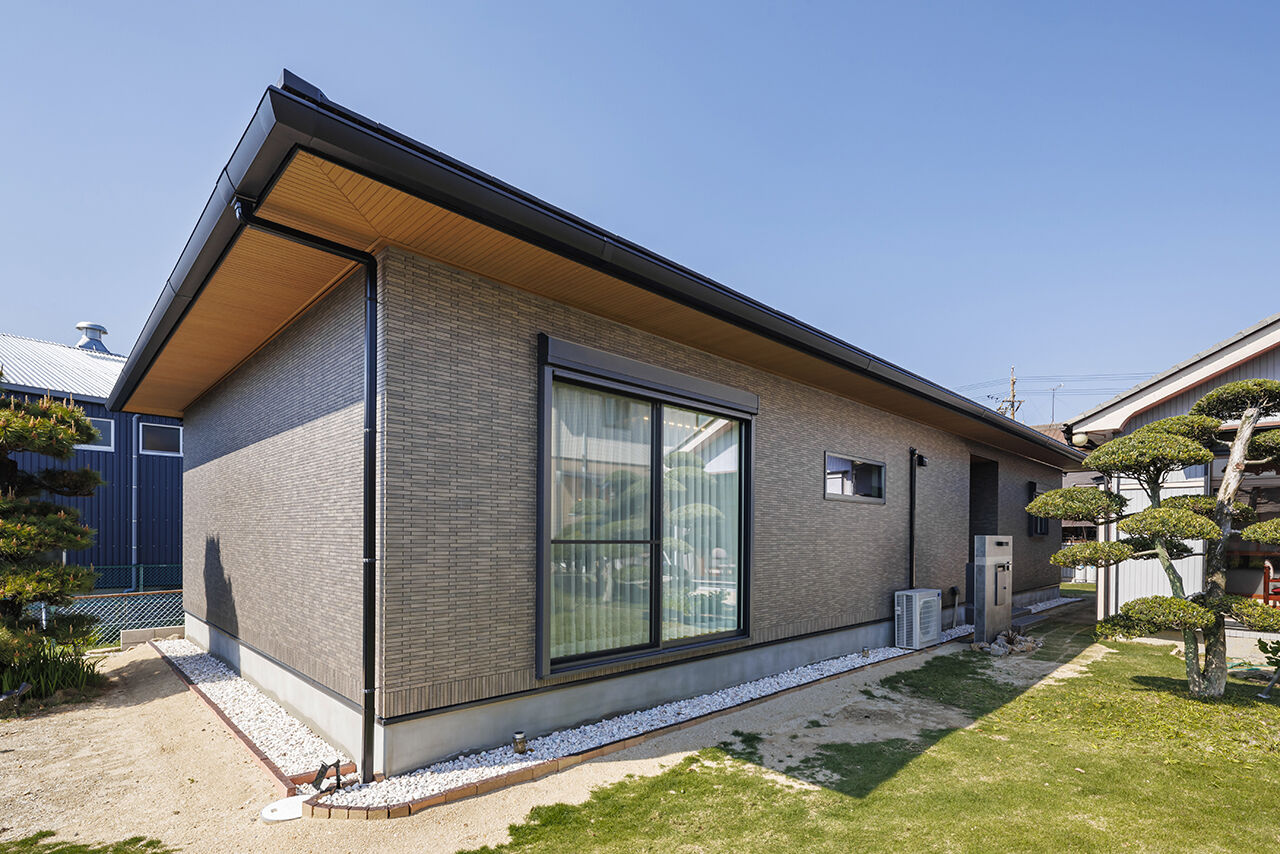 愛和住宅／クレバリーホーム 【愛知県｜2000万円台｜平屋｜間取り有】グレー系インテリアでオシャレに。家事らくも叶えたタイル外壁の家の建築実例画像2