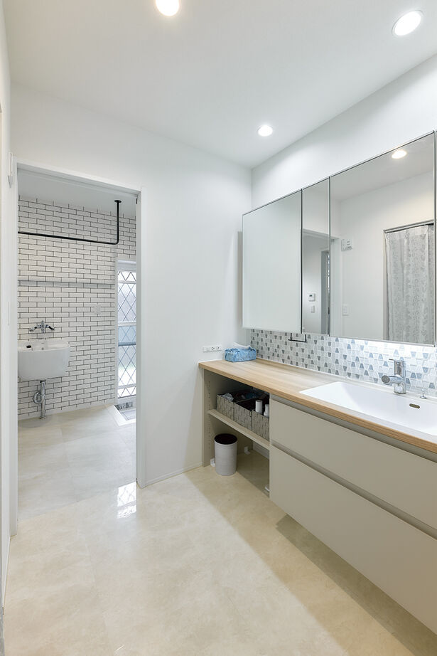 愛和住宅／クレバリーホーム 【西尾市｜平屋｜タイル外壁】勾配天井で開放感たっぷり。家事ラク間取り、全館空調のような心地よさも実現の建築実例画像6