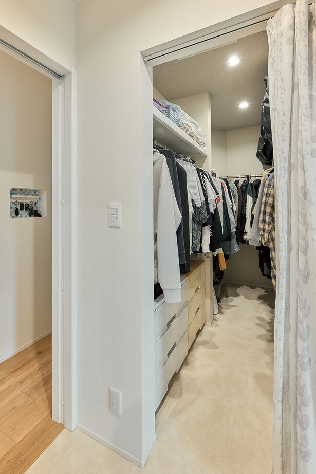 愛和住宅／クレバリーホーム 【西尾市｜平屋｜タイル外壁】勾配天井で開放感たっぷり。家事ラク間取り、全館空調のような心地よさも実現の建築実例画像7