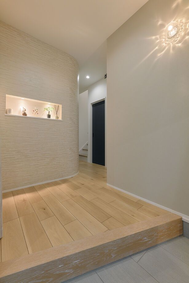 愛和住宅／クレバリーホーム 【西尾市｜平屋｜タイル外壁】勾配天井で開放感たっぷり。家事ラク間取り、全館空調のような心地よさも実現の建築実例画像9