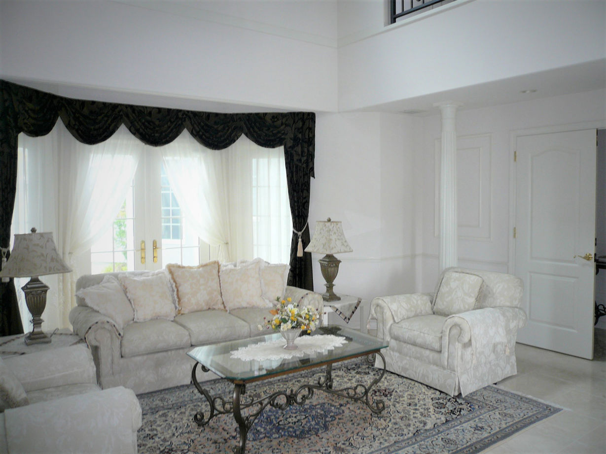 伊藤建築デザイン一級建築士事務所 【149.4坪/ガレージハウス】ギリシャ神話をイメージさせる威風堂々とした外観。フェデラル様式の輸入住宅の建築実例画像3