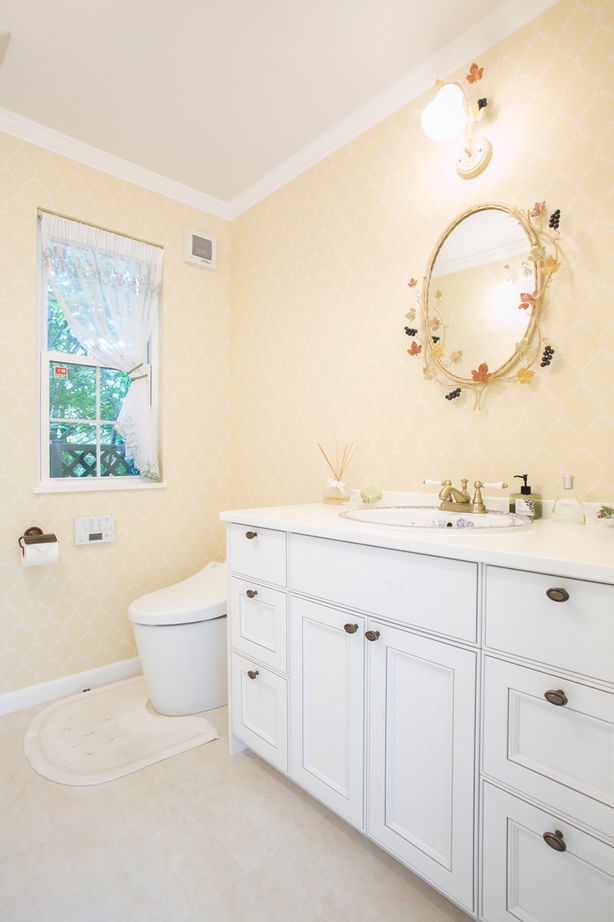 伊藤建築デザイン一級建築士事務所 【99.6坪/ガレージ】太陽に映える、明るい色彩や素材感が美しい。スパニッシュコロニアル様式の輸入住宅の建築実例画像8