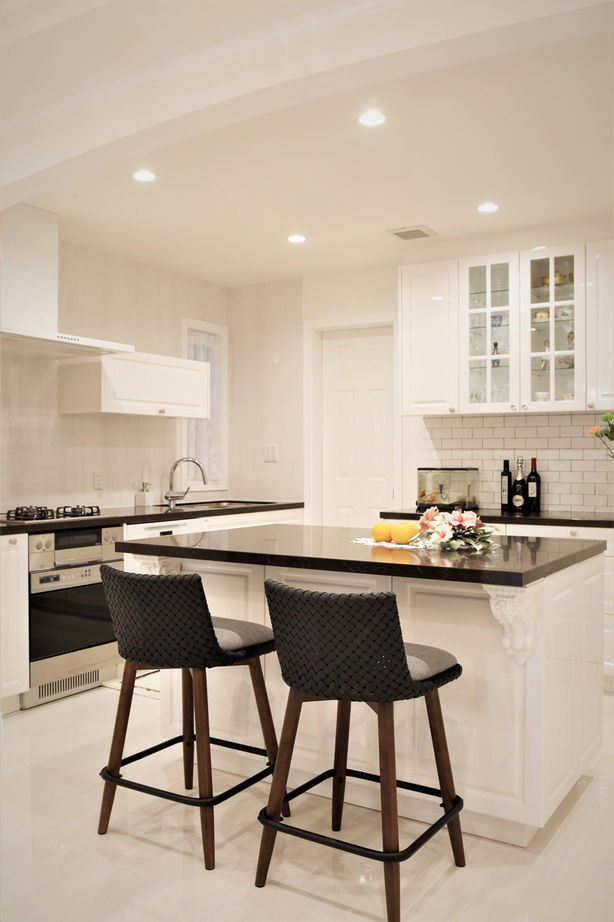 伊藤建築デザイン一級建築士事務所 【79.6坪/ビルトインガレージ】装飾を施しながらもどこか現代的。RCと在来の混構造の輸入住宅の建築実例画像6