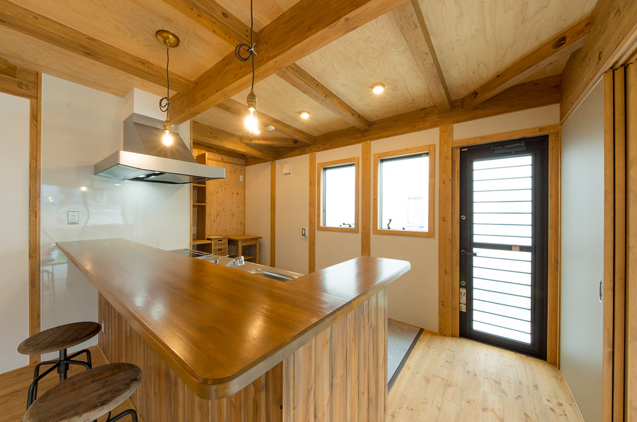 StoryHouse 【平屋×ウッドデッキ×4LDK】将来の二世帯も見据えた、カフェのようなおしゃれな家の建築実例画像4