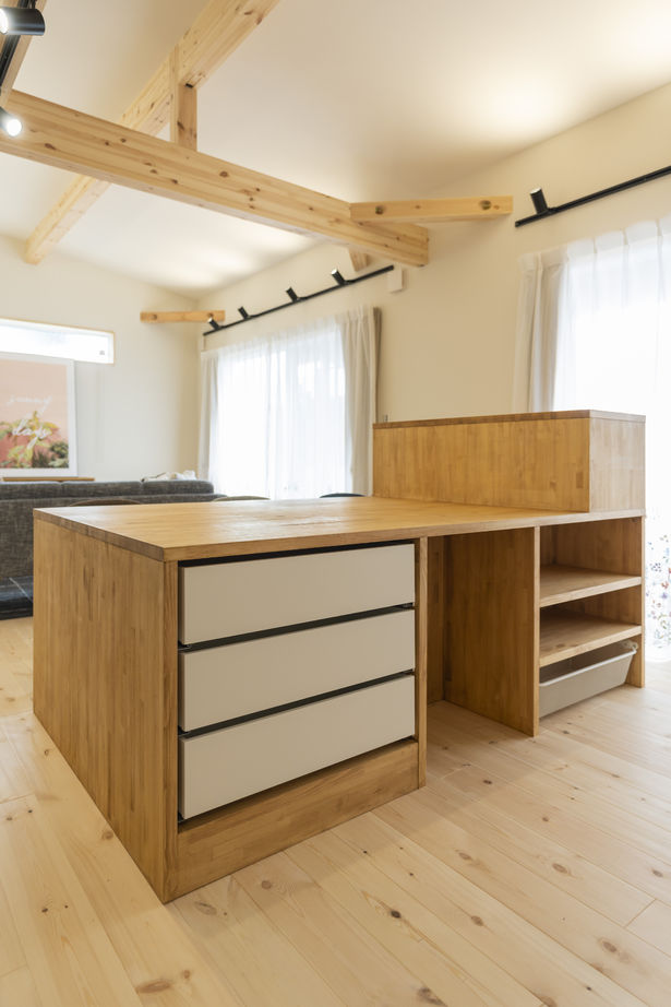 StoryHouse 【平屋/ウッドデッキ/3LDK/間取り】隠れ家スペース「ヌック」のある家事動線がスムーズな家。の建築実例画像5