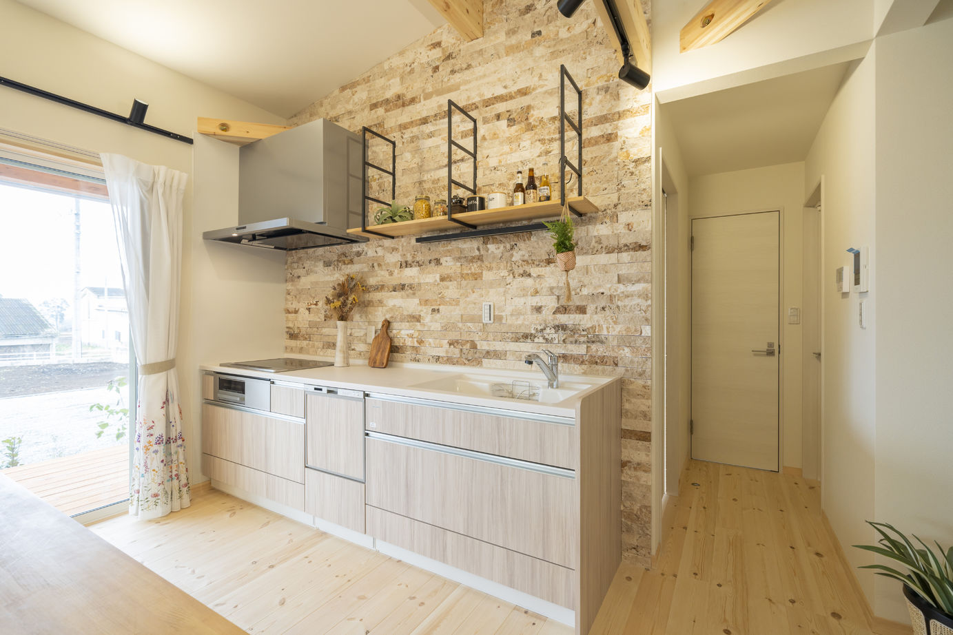 StoryHouse 【平屋/ウッドデッキ/3LDK/間取り】隠れ家スペース「ヌック」のある家事動線がスムーズな家。の建築実例画像7