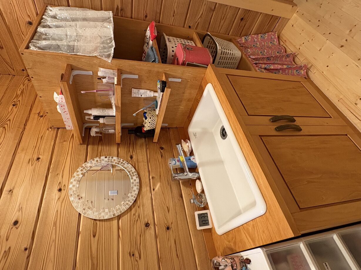 翼住宅（つばさハウジング） 【45坪/4LDK/4000万円台】木の温もりあふれる吹き抜けリビング。木の香りに集った方がほっと一息つける家の建築実例画像6