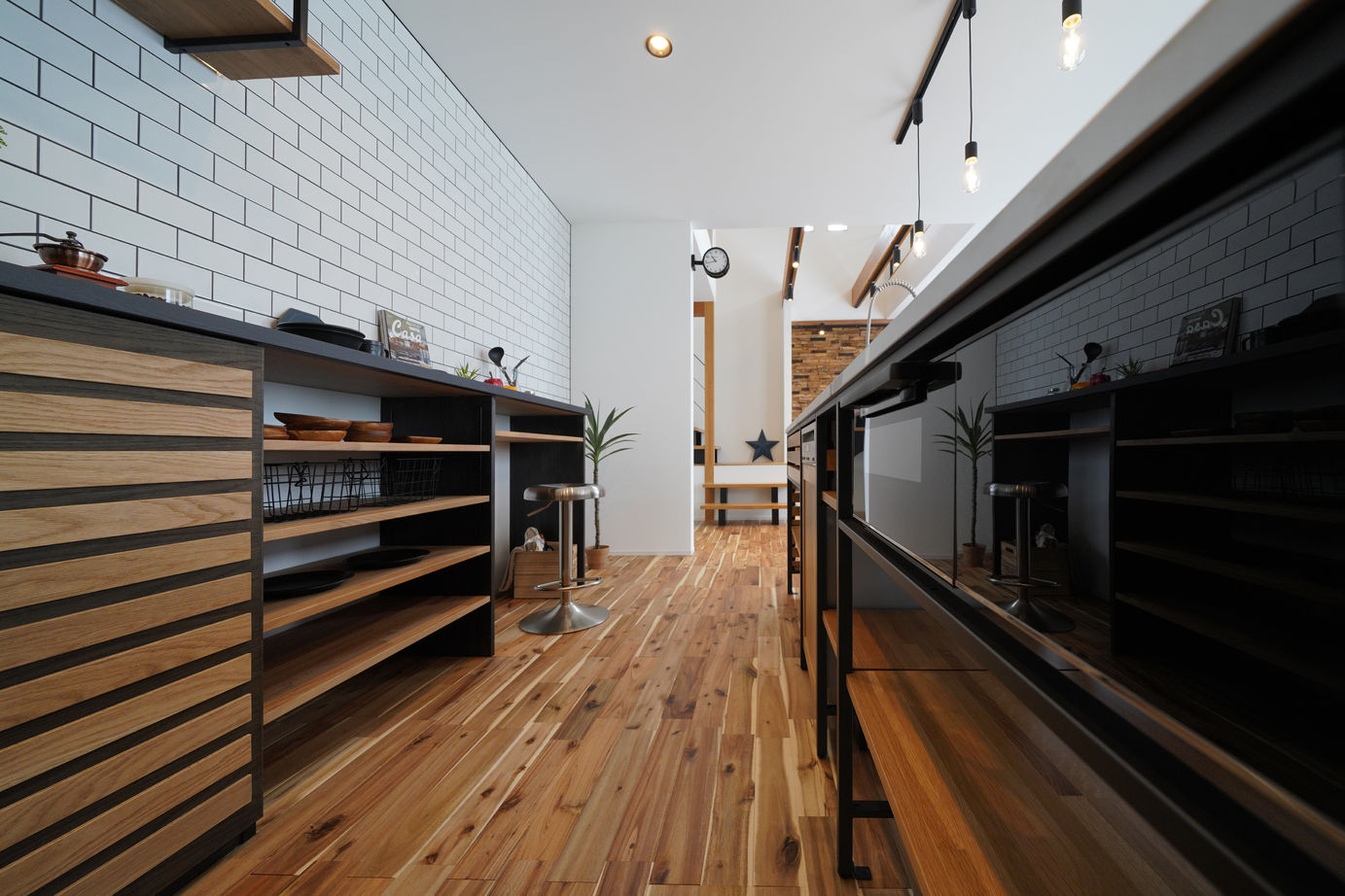 しあわせや/田尻木材 【中野市/33坪/ミドルクラス住宅/2階建て】フレームキッチンのあるカリフォルニアスタイルの家の建築実例画像4