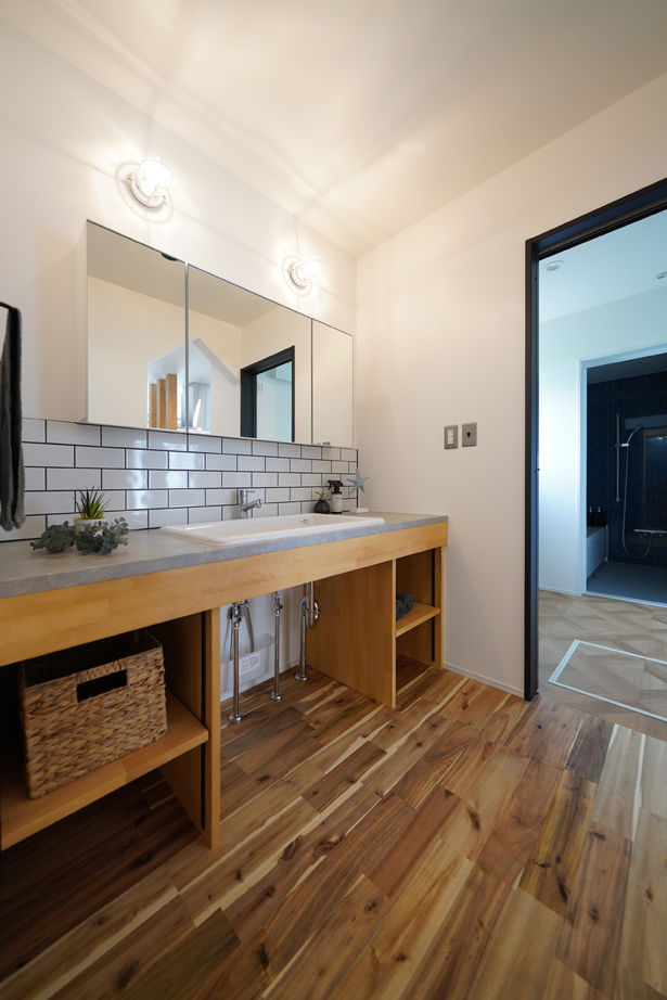 しあわせや/田尻木材 【中野市/33坪/ミドルクラス住宅/2階建て】フレームキッチンのあるカリフォルニアスタイルの家の建築実例画像5