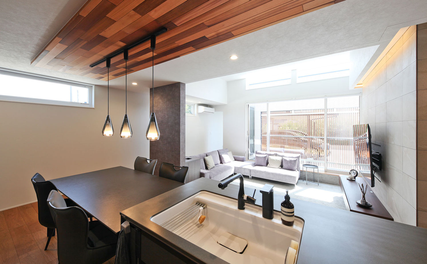 石友ホーム　滋賀支社 【50坪以上の土地/守山市/間取図】周囲の視線を気にせず、ホテルライクの上質な空間で至福の時間を過ごすの建築実例画像6