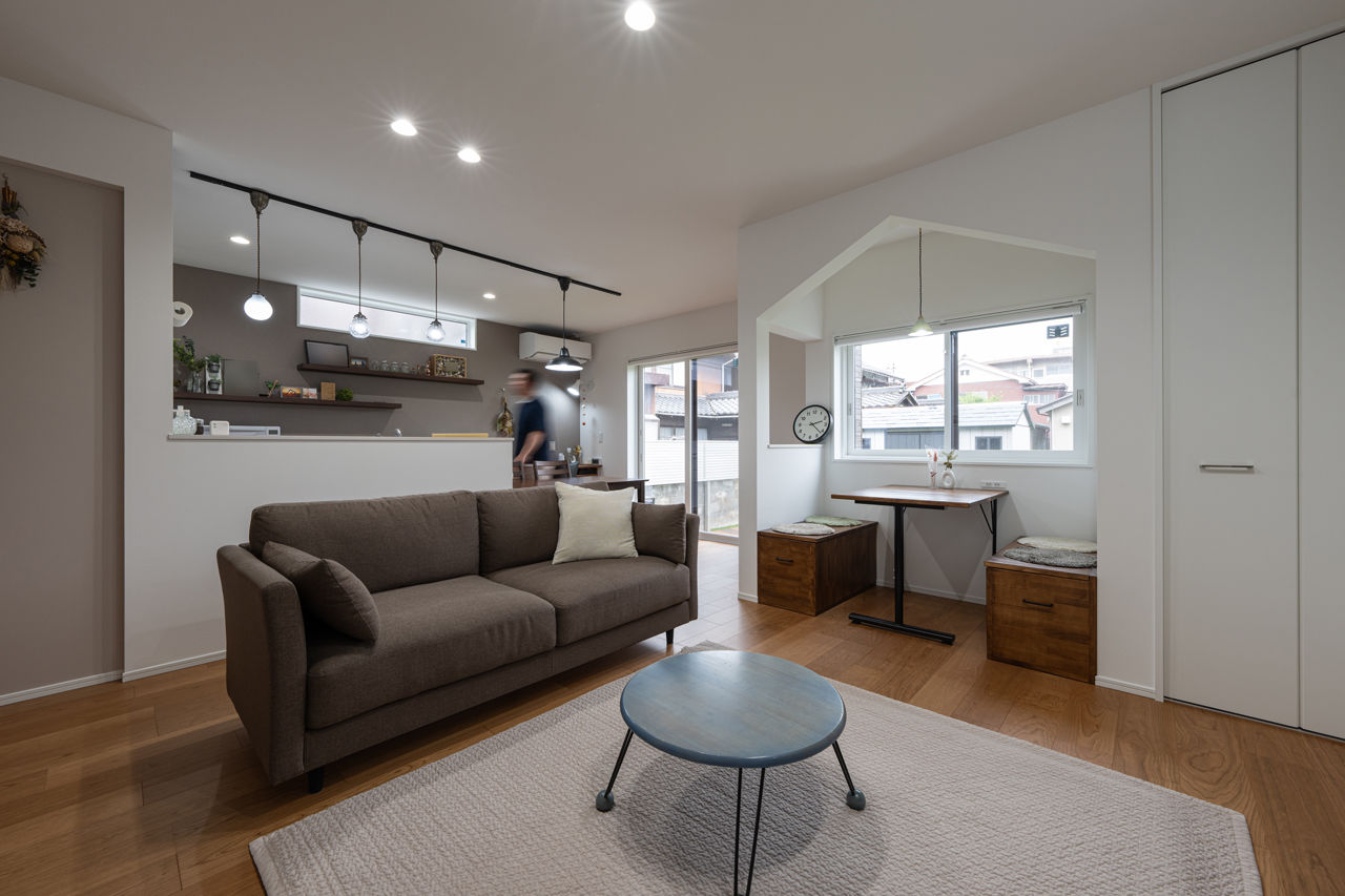 石友ホーム　滋賀支社 【50坪以上の土地/2000万円台/長浜市/間取図】三角屋根のカフェスペースとヌックに癒される家の建築実例画像1