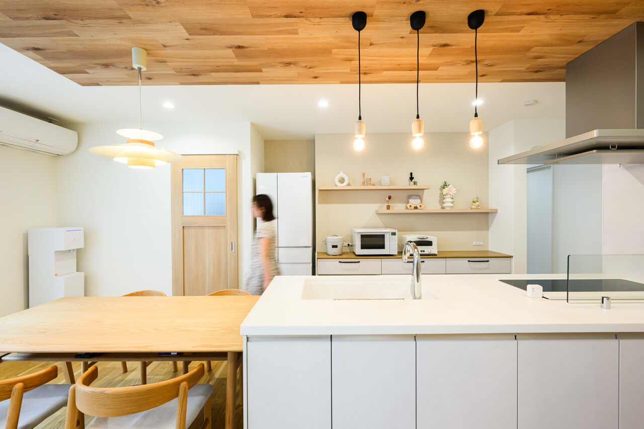 石友ホーム　滋賀支社 【50坪以上の土地/2000万円台/彦根市】回遊動線に広々パントリー。間取りにとことんこだわった家の建築実例画像