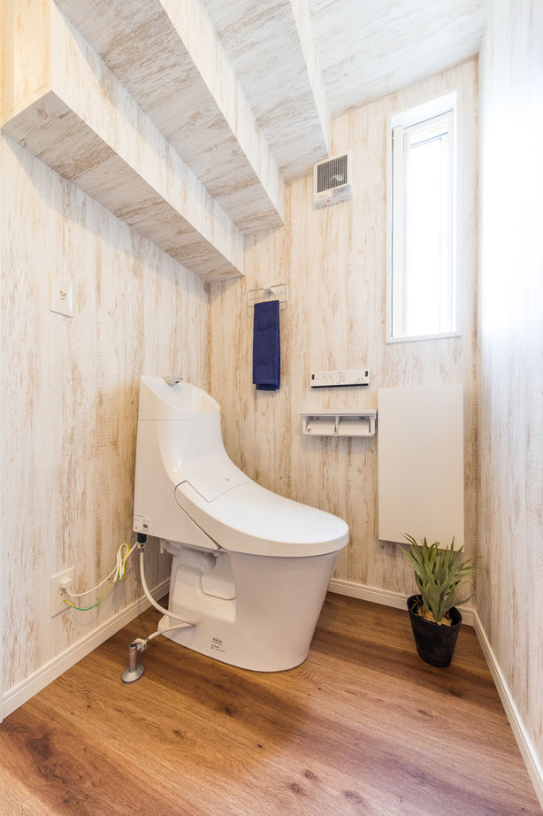 アイキョーホームのガレージハウス 【32.8坪／2300万円/間取り図有】ウッドデッキからあふれる光と風を楽しむカリフォルニアスタイルの住まいの建築実例画像8