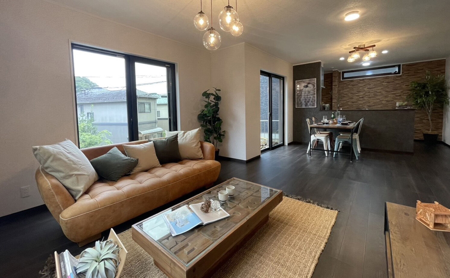 アイキョーホームのガレージハウス 【2566万円|ビルトイン|27坪】1階のガレージは秘密基地！パナソニック耐震工法の籠って楽しむ贅沢空間の建築実例画像3