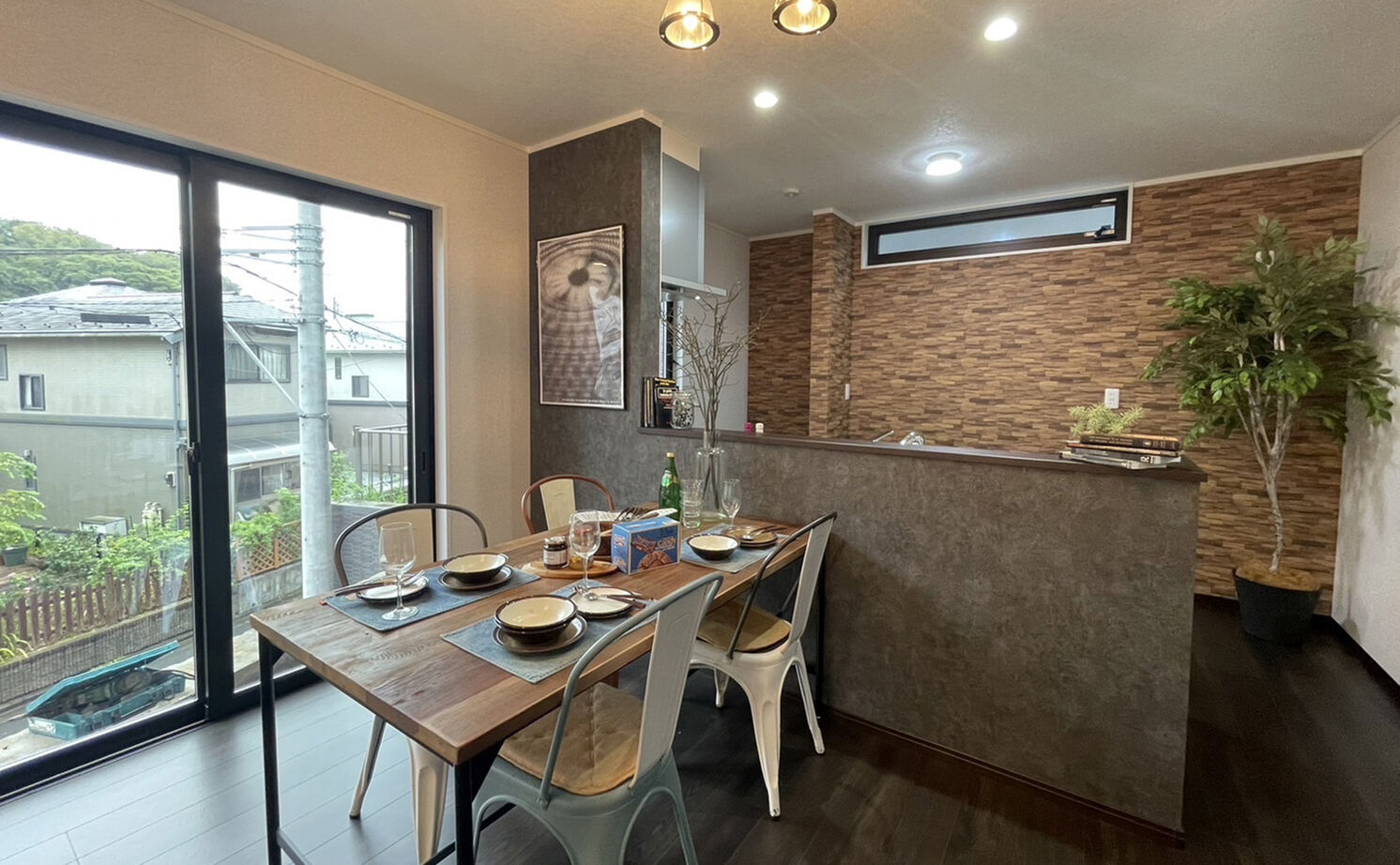 アイキョーホームのガレージハウス 【2566万円|ビルトイン|27坪】1階のガレージは秘密基地！パナソニック耐震工法の籠って楽しむ贅沢空間の建築実例画像4