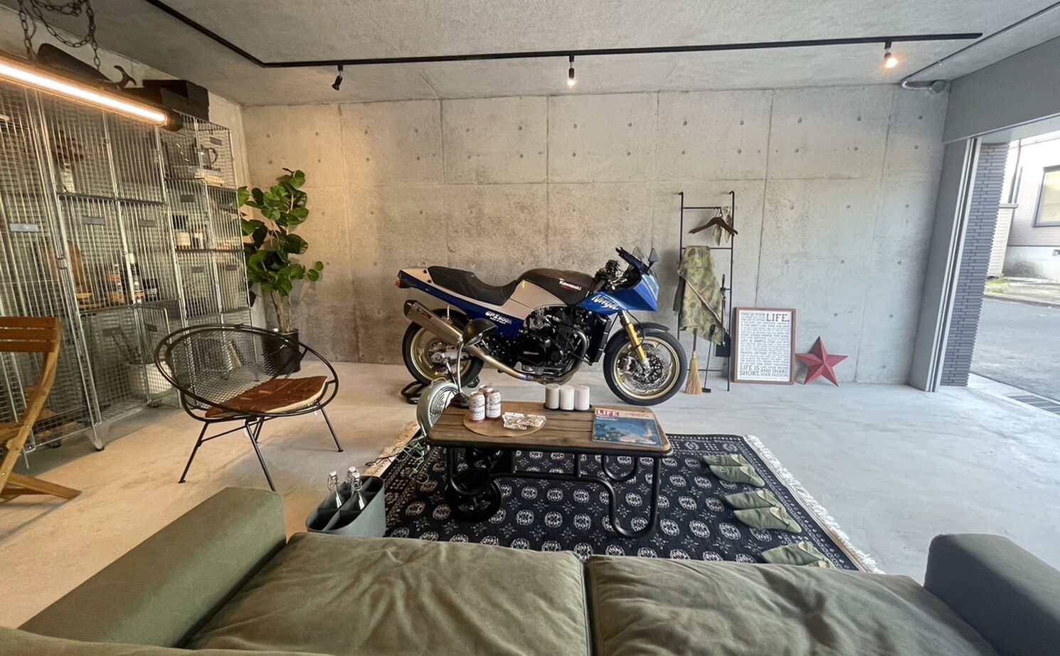 アイキョーホームのガレージハウス 【2566万円|ビルトイン|27坪】1階のガレージは秘密基地！パナソニック耐震工法の籠って楽しむ贅沢空間の建築実例画像11