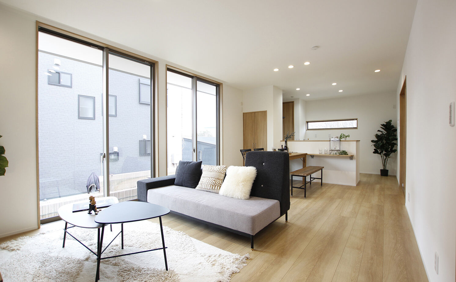 アイキョーホームのガレージハウス 【1300万円|延床27坪|間取図有】シンプルを極めて叶えた、パナソニック耐震住宅工法のナチュラルハウスの建築実例画像