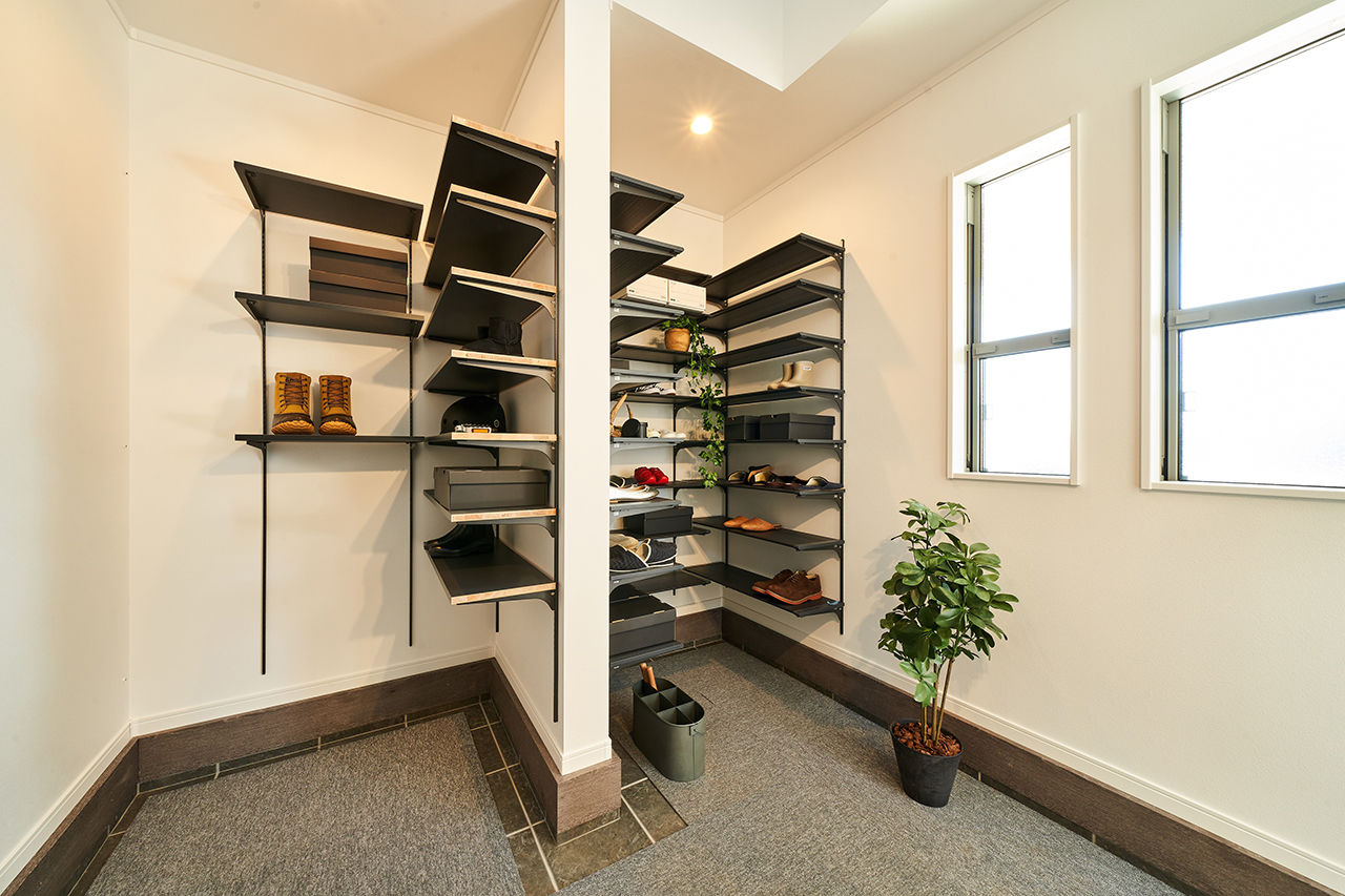 アイキョーホームのガレージハウス 【3364万円／延床34.8坪／間取図】毎日の暮らしをアクティブに。土間とフリースペースのある家の建築実例画像4