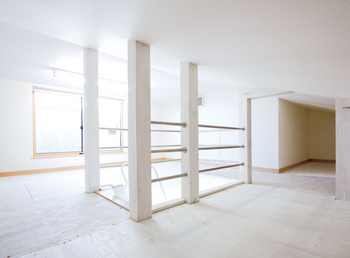 イシンホーム住宅研究会 未来のゼロエネ住宅は「サンクスZEGA」、愛車を眺めながら暮らせる住まいの建築実例画像8