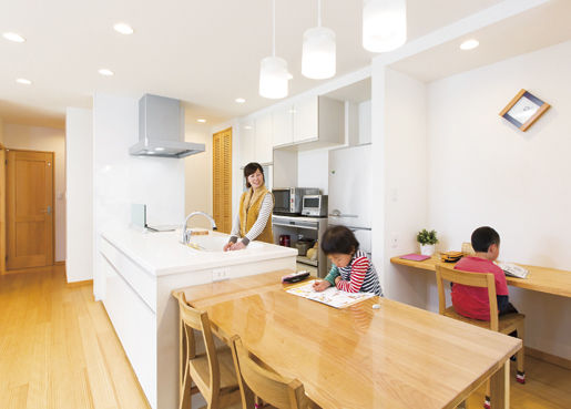 イシンホーム住宅研究会 大きく節約売電を目指す老後まで安心の家の建築実例画像3