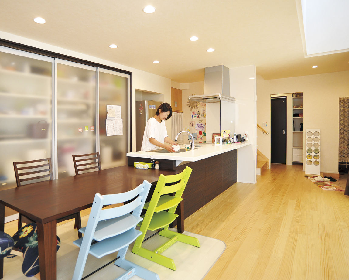 イシンホーム住宅研究会 未来のゼロエネ住宅。門・ガレージ付大容量売電住宅に大満足の建築実例画像1