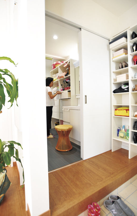 イシンホーム住宅研究会 エネルギー節約売電設計が魅力　4世代が仲良く暮らせる家の建築実例画像3