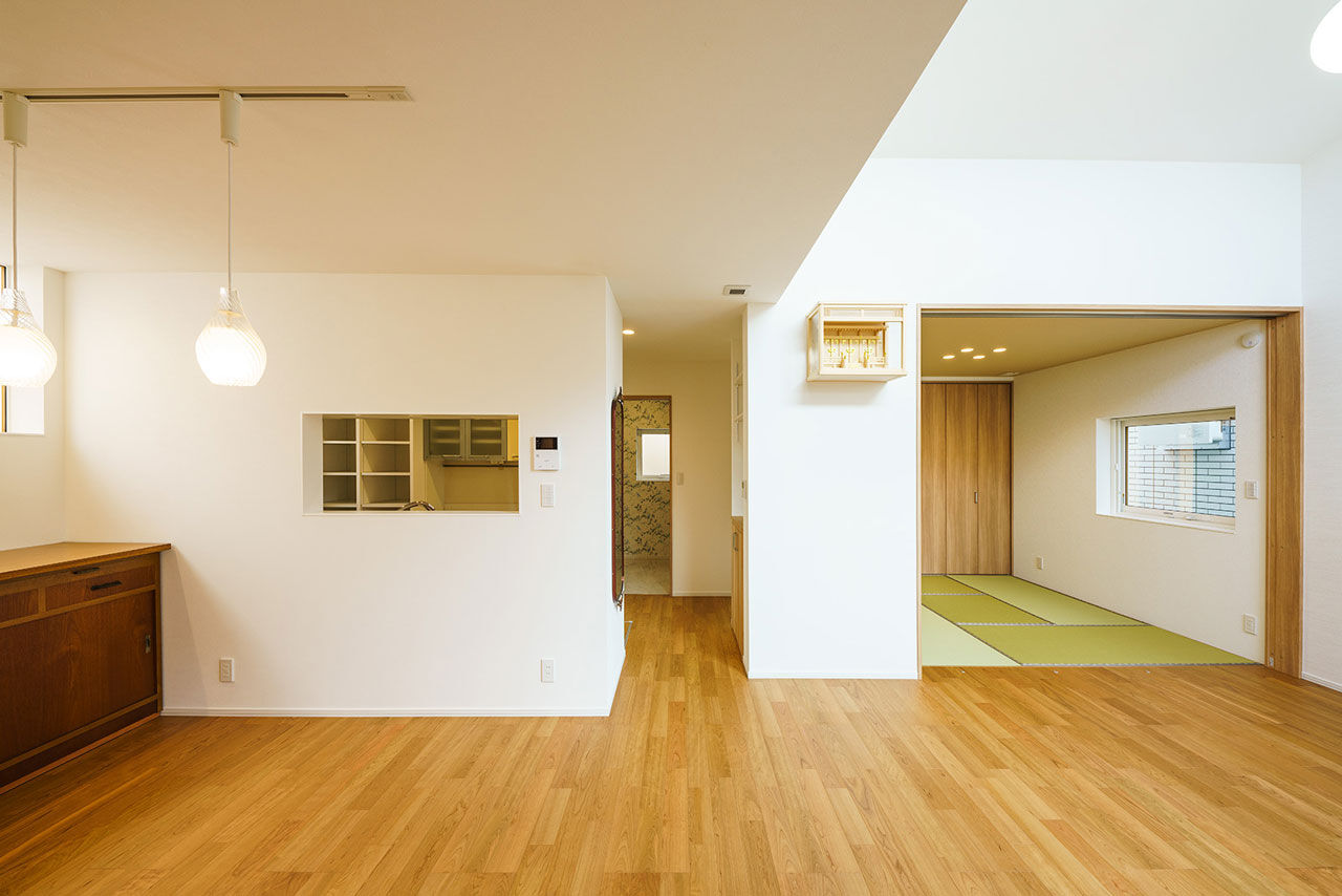 弘信建設 【札幌市/夫婦2人暮らし/間取図有/2LDK/平屋】高天井のリビングと全室床暖房のあたたかい空間設計の建築実例画像2