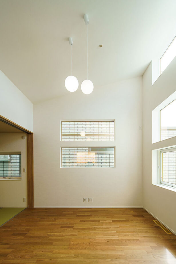 弘信建設 【札幌市/夫婦2人暮らし/間取図有/2LDK/平屋】高天井のリビングと全室床暖房のあたたかい空間設計の建築実例画像6