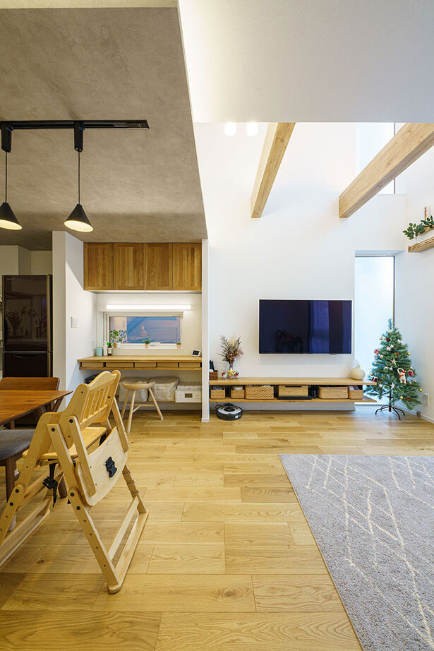 弘信建設 【札幌市/3人家族/間取図有/2LDK＋納戸2つ/約24坪の狭小地】インナーガレージの3階建ての建築実例画像3