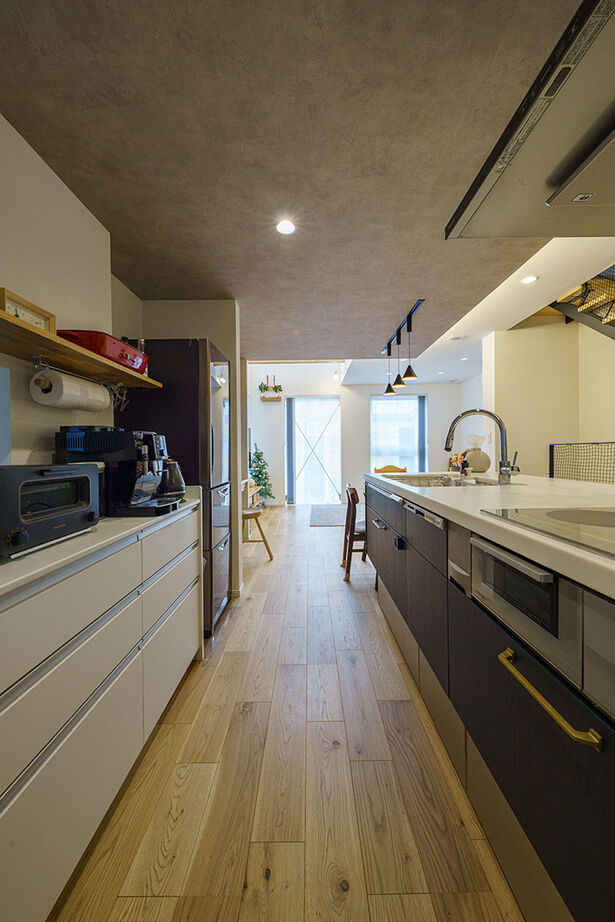 弘信建設 【札幌市/3人家族/間取図有/2LDK＋納戸2つ/約24坪の狭小地】インナーガレージの3階建ての建築実例画像4