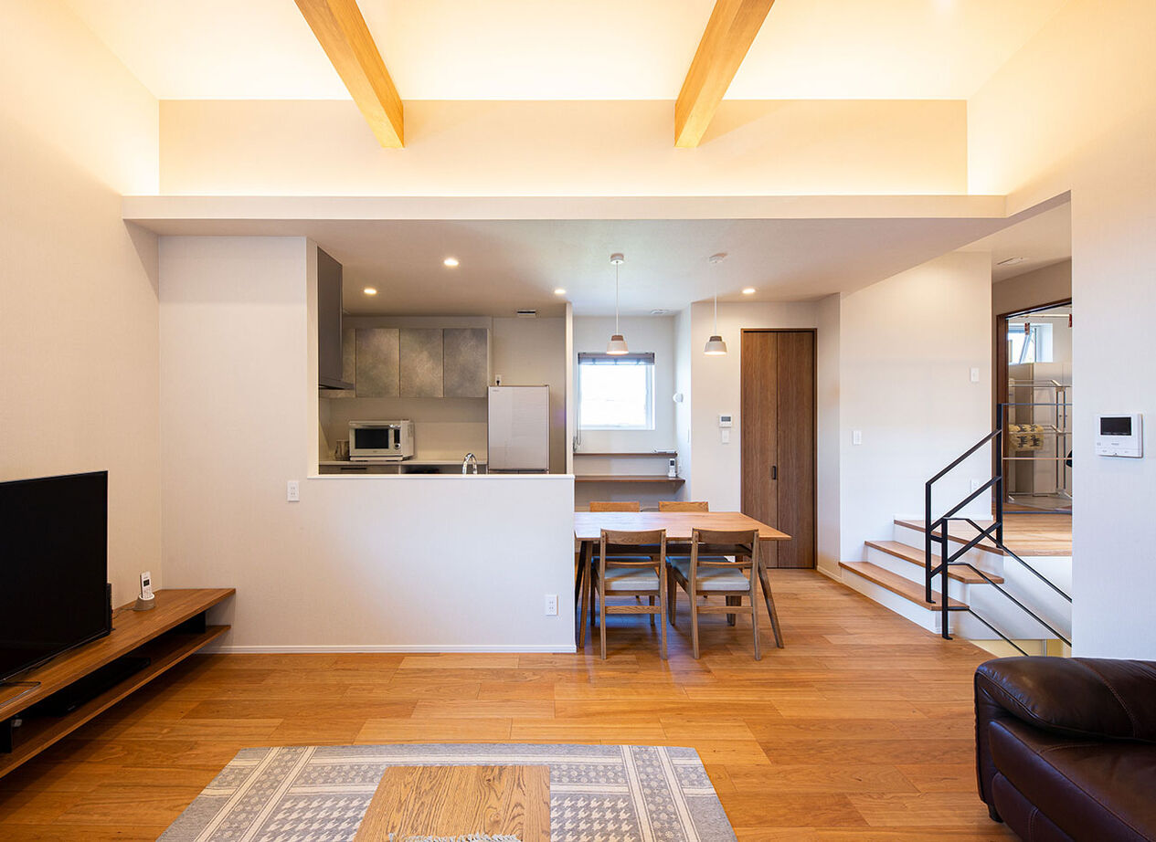 弘信建設 【札幌市/インナーガレージのある家/間取図有/3LDK＋ライトコート/スキップフロア】都心部の大人の暮らしの建築実例画像7