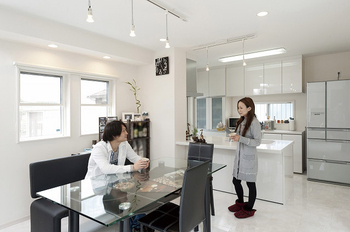 むぎくら 【1,500～1,999万円/41.2坪/間取り有】プライベートに配慮した、広く開放的な中庭を囲むデザイン住宅の建築実例画像4