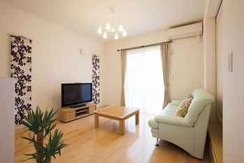 むぎくら 【1,500～1,999万円/40.9坪/間取り図有】土地探しから予算内で実現した家族がつながる北欧風の家の建築実例画像2