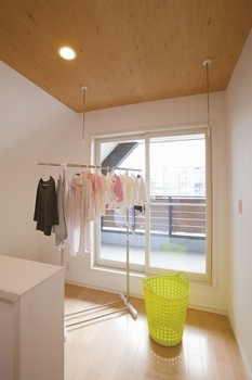 むぎくら 【1,500～1,999万円/40.9坪/間取り図有】土地探しから予算内で実現した家族がつながる北欧風の家の建築実例画像7