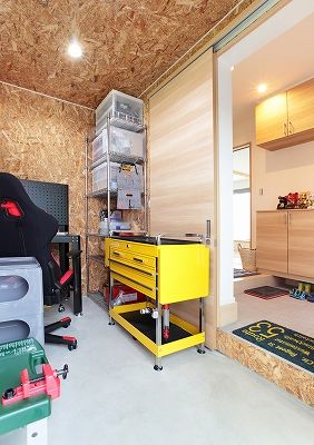 むぎくら 【1500～1999万円/37.8坪/間取り図有】スカイバルコニーやウッドデッキで趣味を満喫できる遊び心詰まった家の建築実例画像2