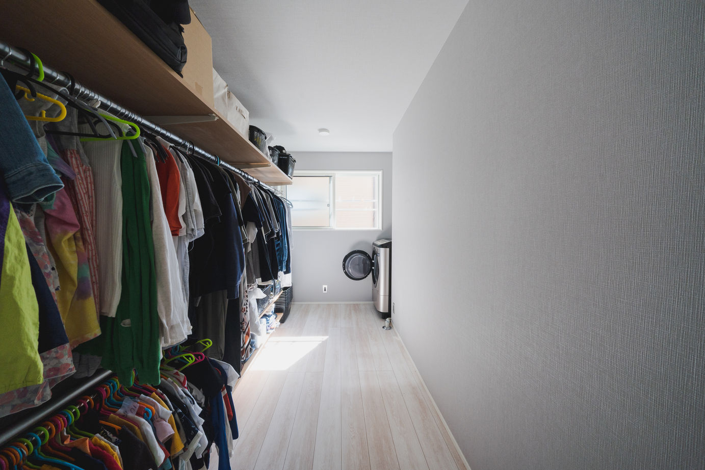 むぎくら 【1,700～1,799万円/39.3坪/間取り図有】施主様が考えた家事動線を形に。落ち着きのある内装が拘りの住まいの建築実例画像4